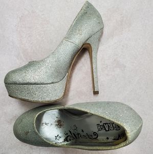 Brash Glitter Pumps